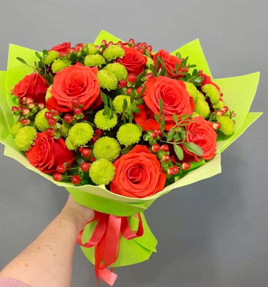 Букет цветов из: Хризантемы и Розы в Знаменском Краснодарский край