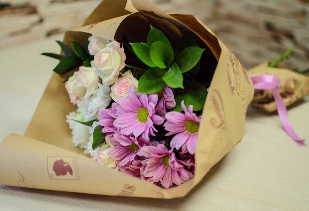 Букет цветов из: Розы и Хризантемы в Знаменском Краснодарский край