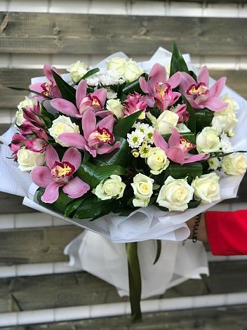 Букет цветов из: Розы и Хризантемы в Знаменском Краснодарский край