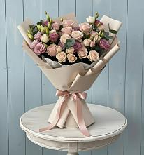 Букет цветов из:  Розы и Лизиантусы в Знаменском Краснодарский край