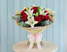 Букет цветов из:  Лилии и Розы в Знаменском Краснодарский край