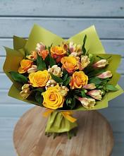 Букет цветов из:  Альстромерии и Розы в Знаменском Краснодарский край