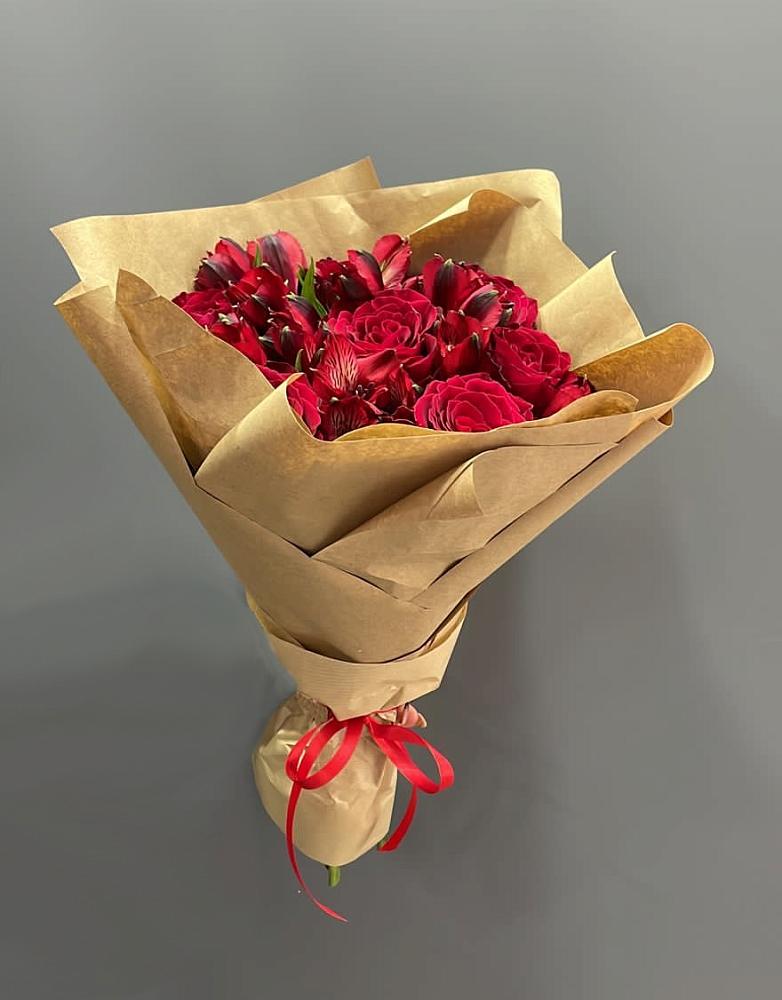 Букет цветов из: Альстромерии и Розы в Знаменском Краснодарский край