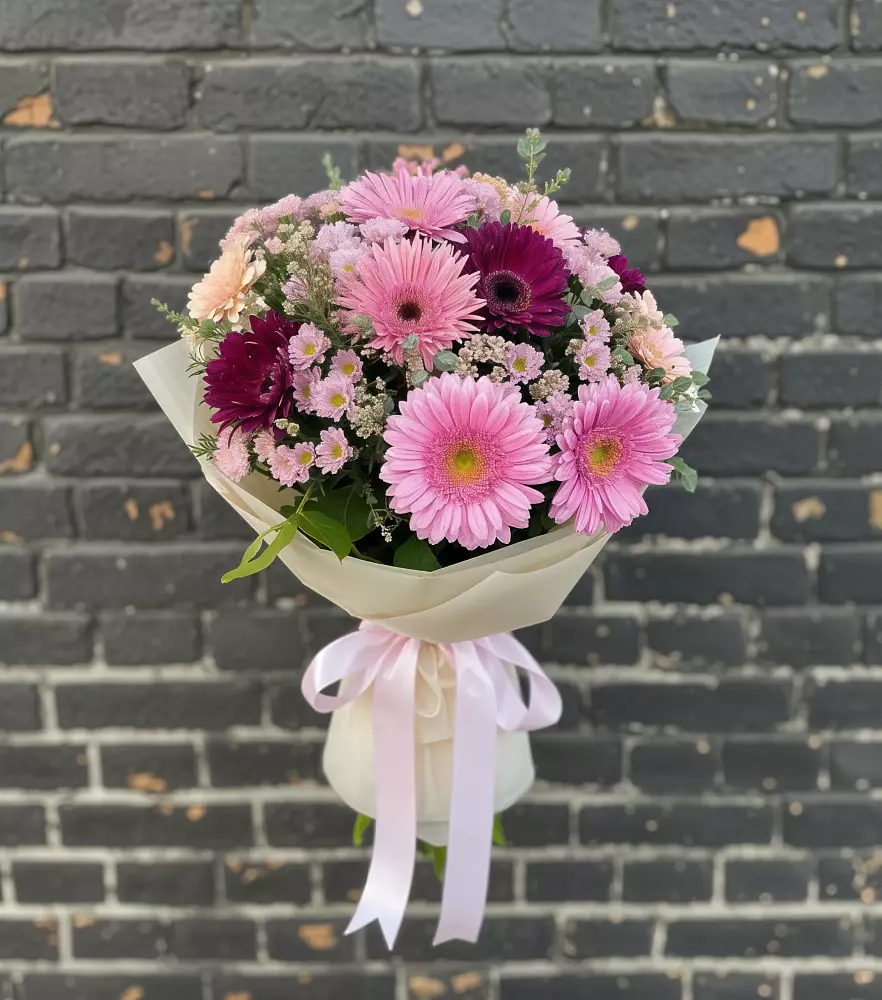 Букет цветов из: Герберы и Хризантемы в Знаменском Краснодарский край