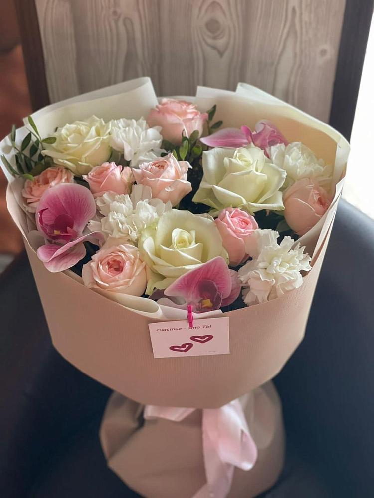 Букет цветов из: Орхидеи, Розы и Гвоздики в Знаменском Краснодарский край