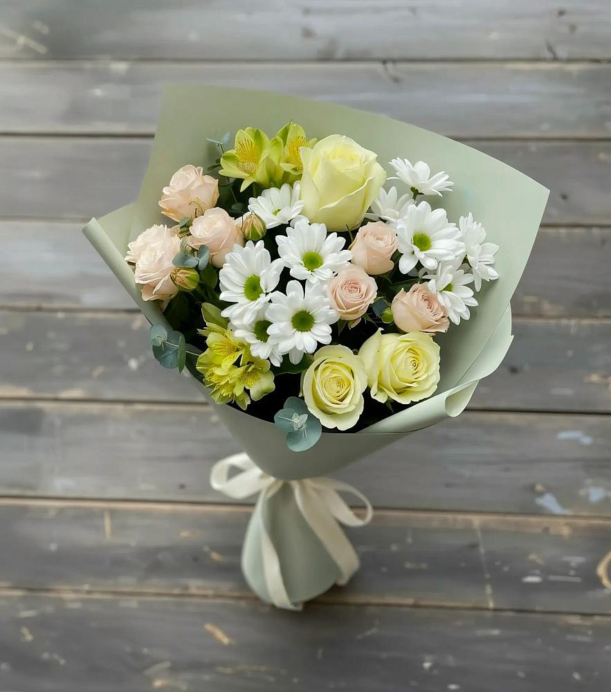 Букет цветов из: Альстромерии, Розы и Хризантемы в Знаменском Краснодарский край