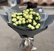 Букет Белые кустовые розы Солинеро в Знаменском Краснодарский край