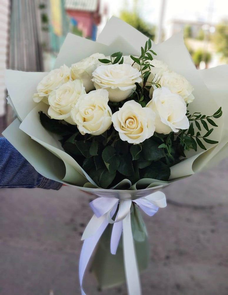 Букет Белые розы Проуд в Знаменском Краснодарский край