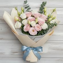 Букет цветов из:  Лизиантусы в Знаменском Краснодарский край