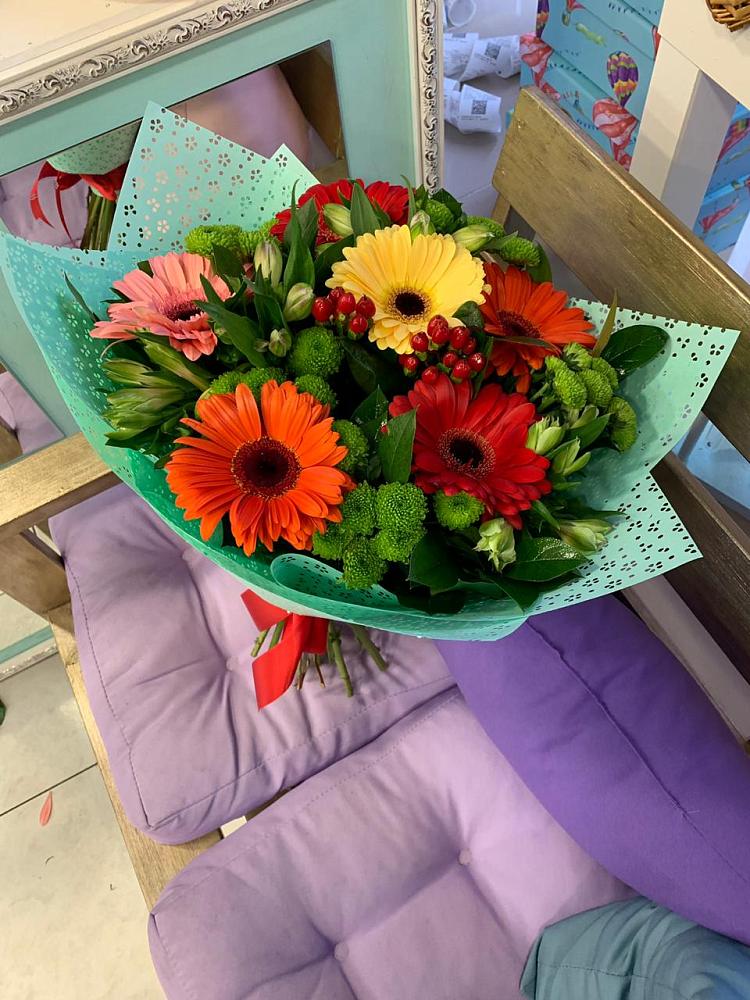 Букет цветов из: Герберы, Хризантемы и Альстромерии в Знаменском Краснодарский край