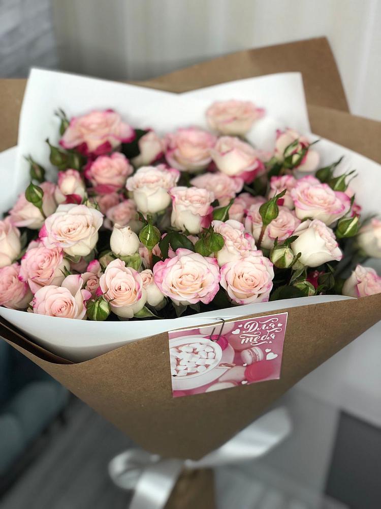 Букет цветов из: Розы в Знаменском Краснодарский край