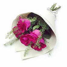 Букет цветов из:  Розы в Знаменском Краснодарский край
