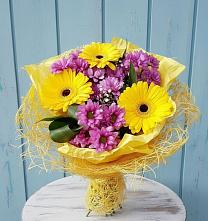 Букет цветов из:  Хризантемы и Герберы в Знаменском Краснодарский край