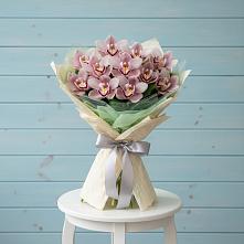 Букет цветов из:  Орхидеи и Розы в Знаменском Краснодарский край