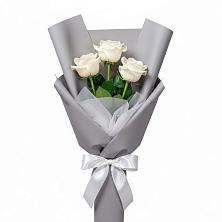 Букет 3 белые розы в Знаменском Краснодарский край