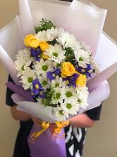 Букет цветов из:  Ирисы, Хризантемы и Розы #REPLACE_PRED# Знаменском Краснодарский край