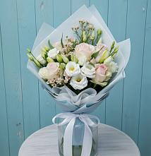 Букет цветов из:  Розы и Лизиантусы в Знаменском Краснодарский край