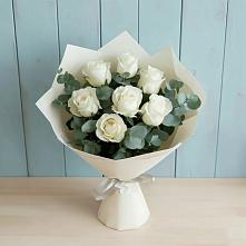 Букет Белые розы в Эвкалипте в Знаменском Краснодарский край