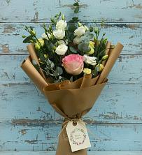Букет цветов из:  Розы и Лизиантусы в Знаменском Краснодарский край