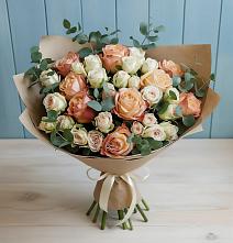 Букет цветов из:  Альстромерии и Розы в Знаменском Краснодарский край