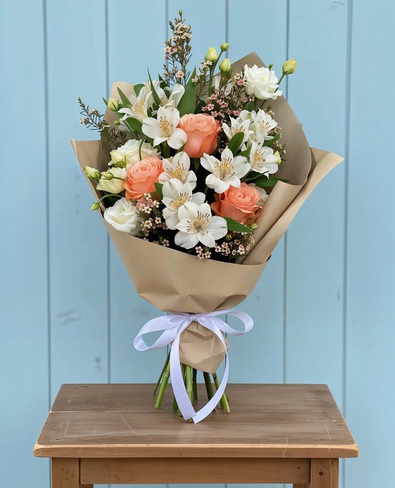 Букет цветов из: Альстромерии, Лизиантусы, Розы и Хризантемы в Знаменском Краснодарский край