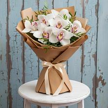 Букет цветов из:  Орхидеи и Розы в Знаменском Краснодарский край