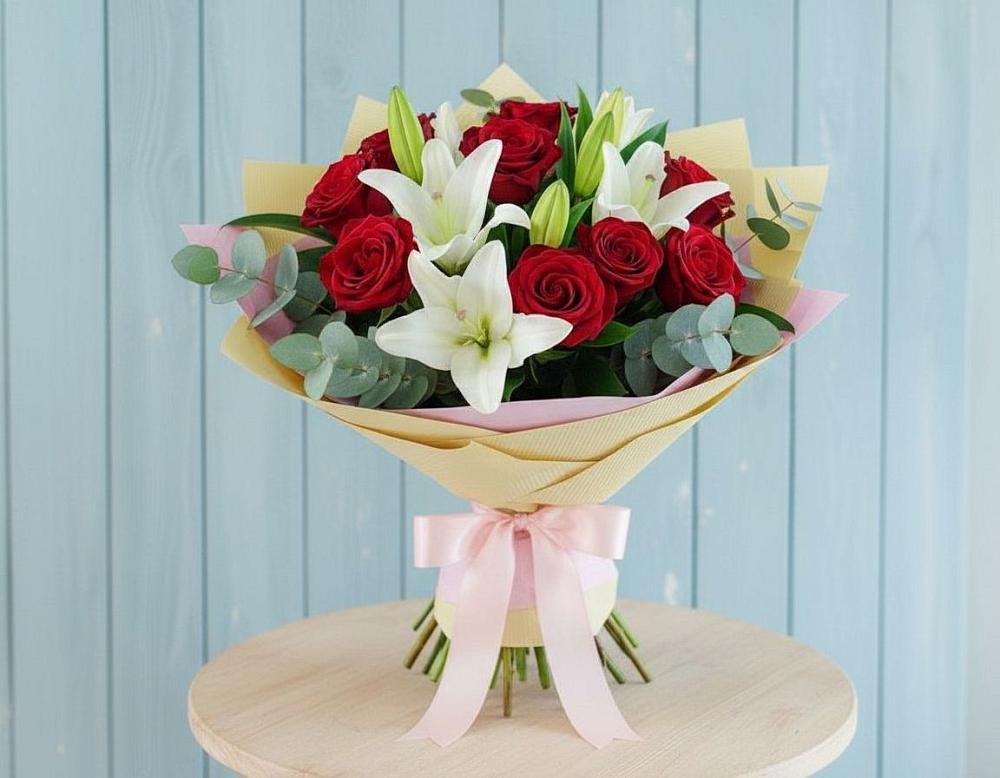 Букет цветов из: Лилии и Розы в Знаменском Краснодарский край